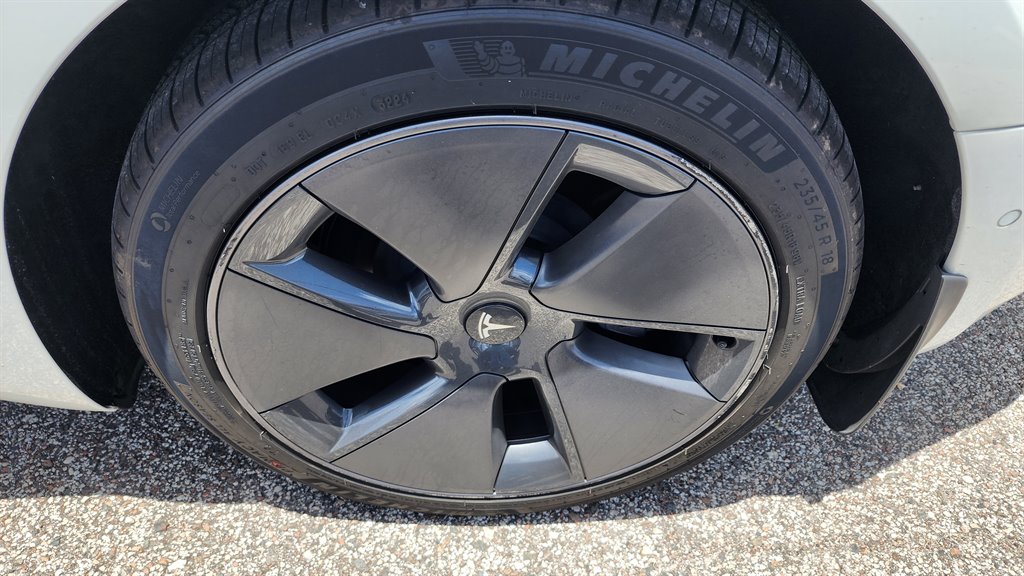 2021 Tesla Model 3 Standard Range Plus photo 19