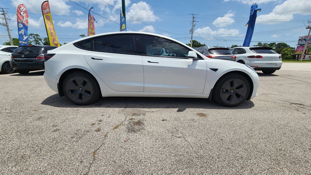 2021 Tesla Model 3 Standard Range Plus photo 8