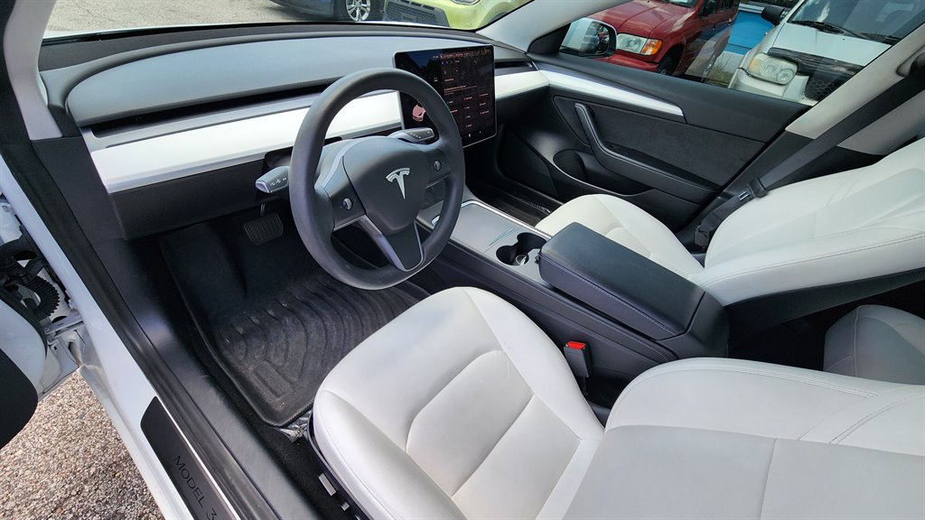 2021 Tesla Model 3 Standard Range Plus photo 13