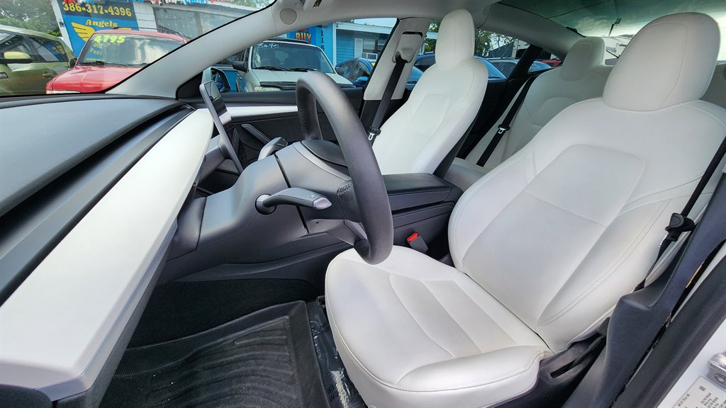2021 Tesla Model 3 Standard Range Plus photo 12