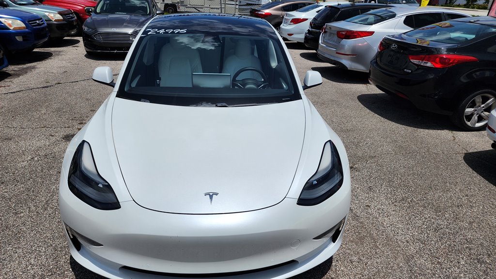 2021 Tesla Model 3 Standard Range Plus photo 9