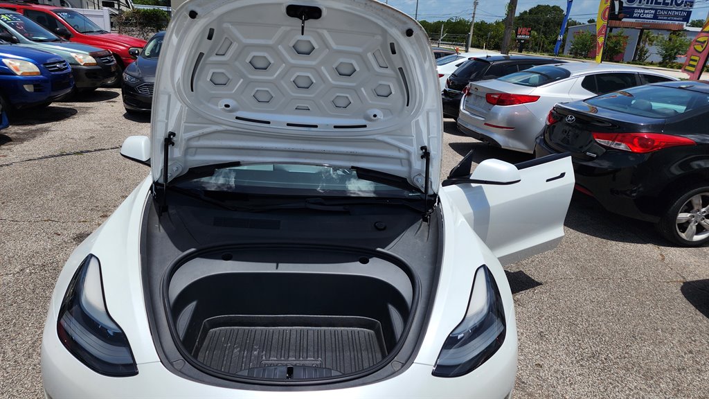2021 Tesla Model 3 Standard Range Plus photo 17