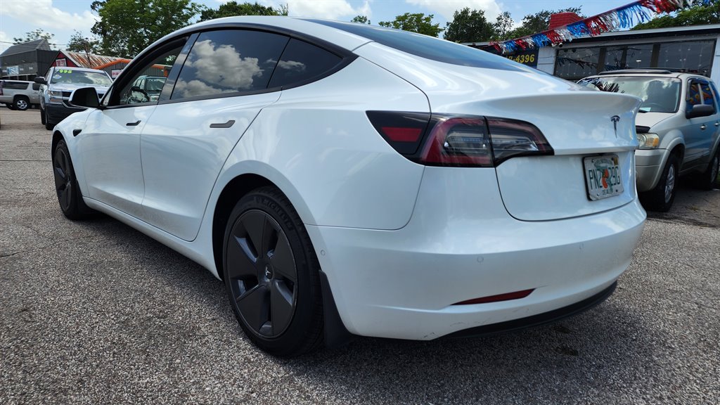 2021 Tesla Model 3 Standard Range Plus photo 4