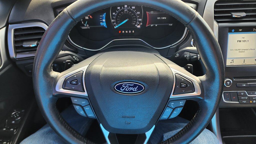 2017 Ford Fusion SE photo 13