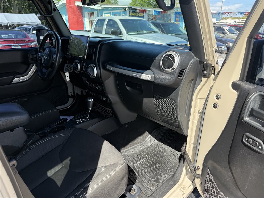 2016 Jeep Wrangler Unlimited Rubicon - Photo 10