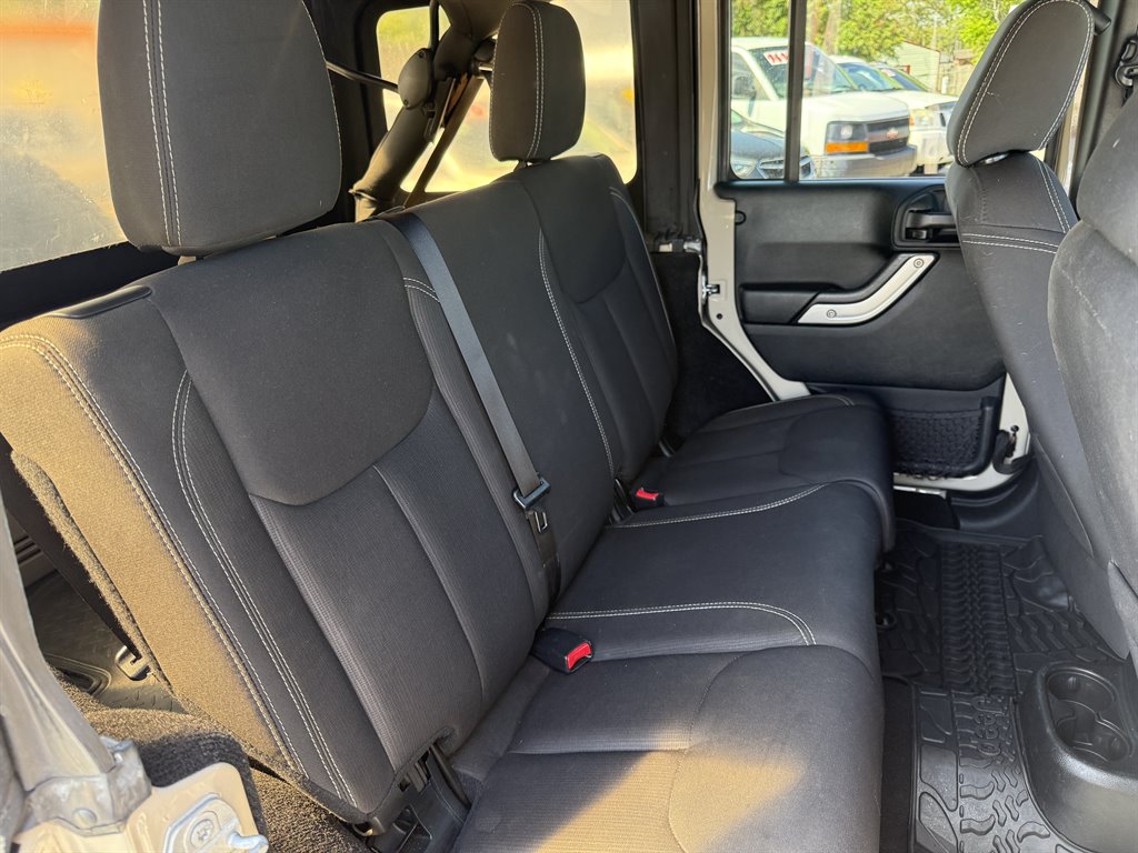2016 Jeep Wrangler Unlimited Rubicon - Photo 14