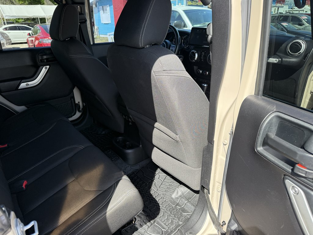 2016 Jeep Wrangler Unlimited Rubicon - Photo 12