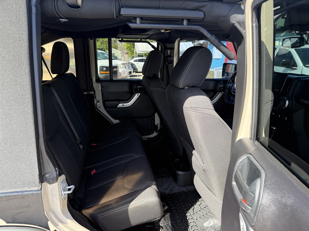 2016 Jeep Wrangler Unlimited Rubicon - Photo 13