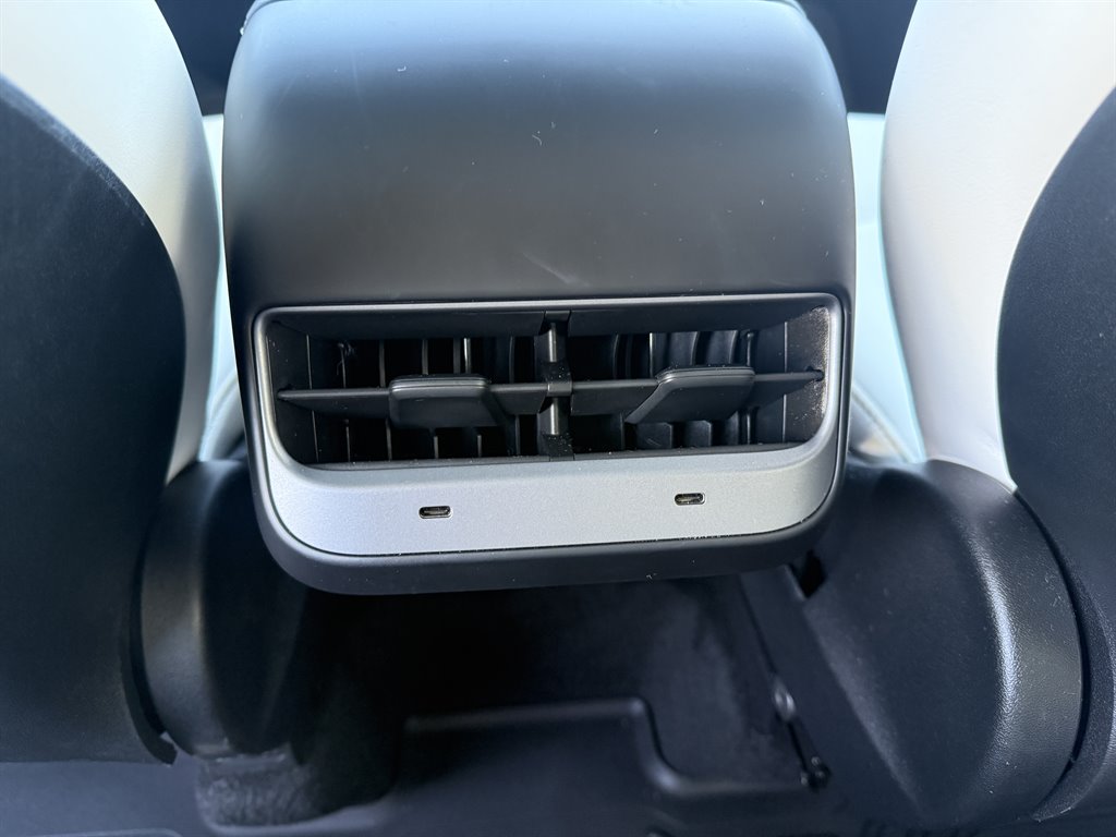2023 Tesla Model Y Long Range - Photo 15