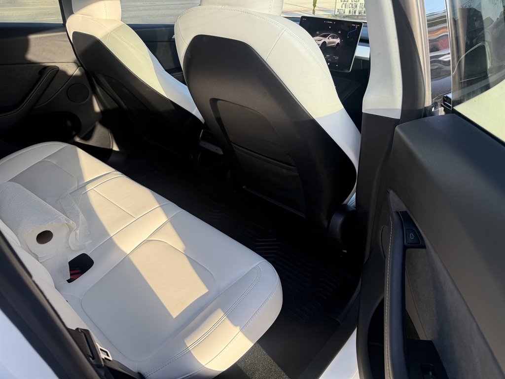 2023 Tesla Model Y Long Range - Photo 10