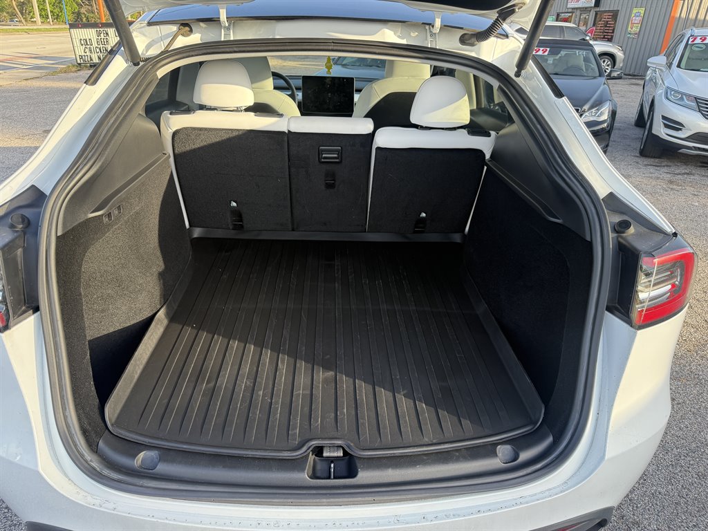 2023 Tesla Model Y Long Range - Photo 12