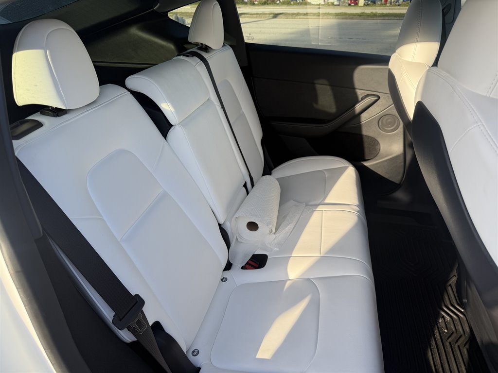 2023 Tesla Model Y Long Range - Photo 11