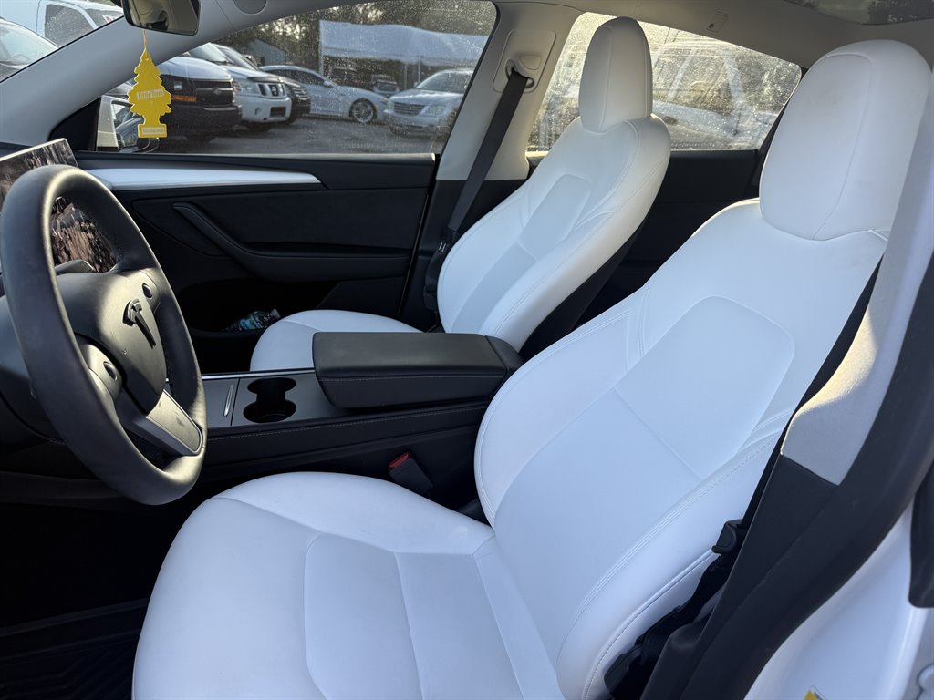 2023 Tesla Model Y Long Range - Photo 17
