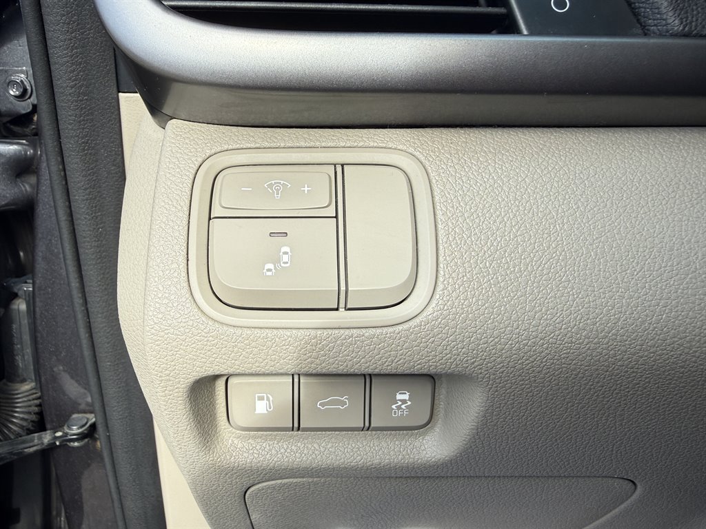 2017 Kia Optima LX - Photo 16
