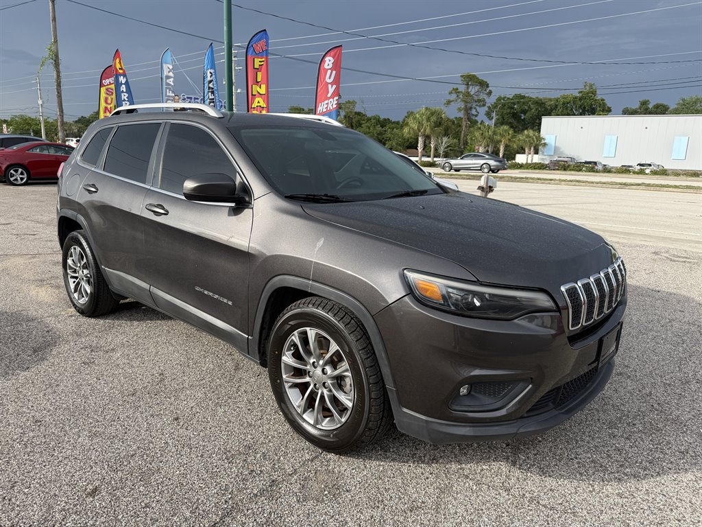 2019 Jeep Cherokee Latitude Plus's photo